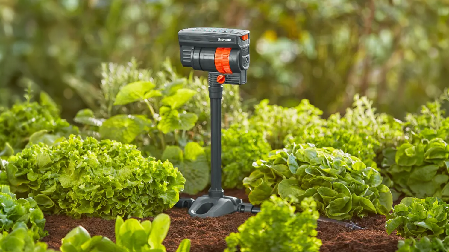 Prodlužovac&iacute; trubka Gardena MDS OS90 připojen&aacute; k zade&scaron;ťovači
