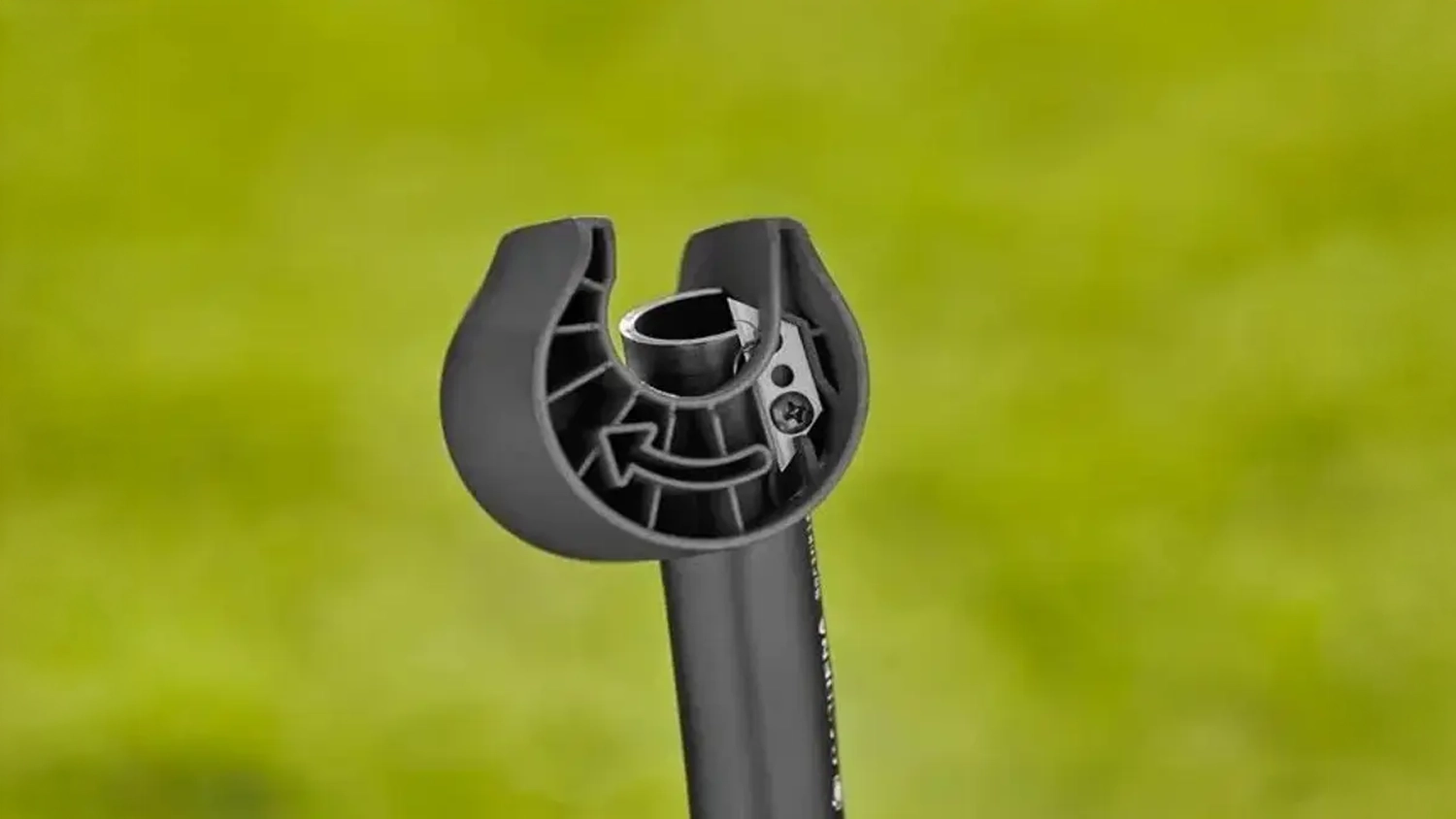 Ukážka rezania rúrok GARDENA