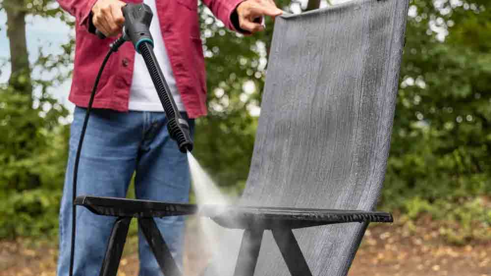 Čištění zahradního nábytku vysokotlakým čističem Kärcher OC 6-18 Premium Battery Set_03