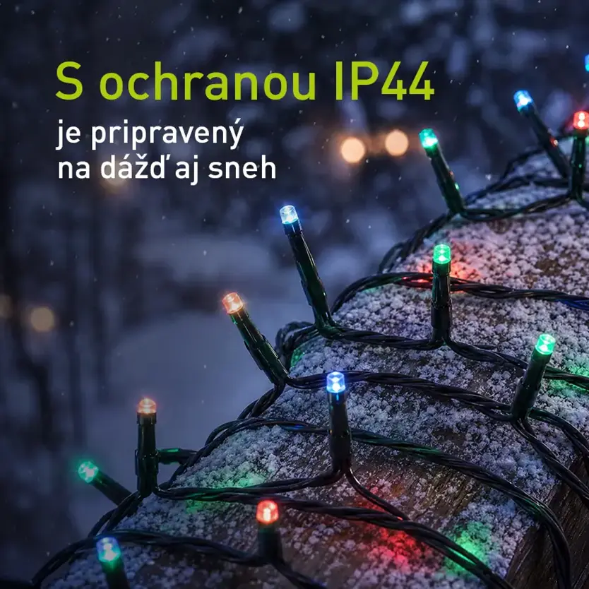 Pribl&iacute;žen&yacute; pohľad na vodoodoln&uacute; vianočn&uacute; reťaz na z&aacute;bradl&iacute;