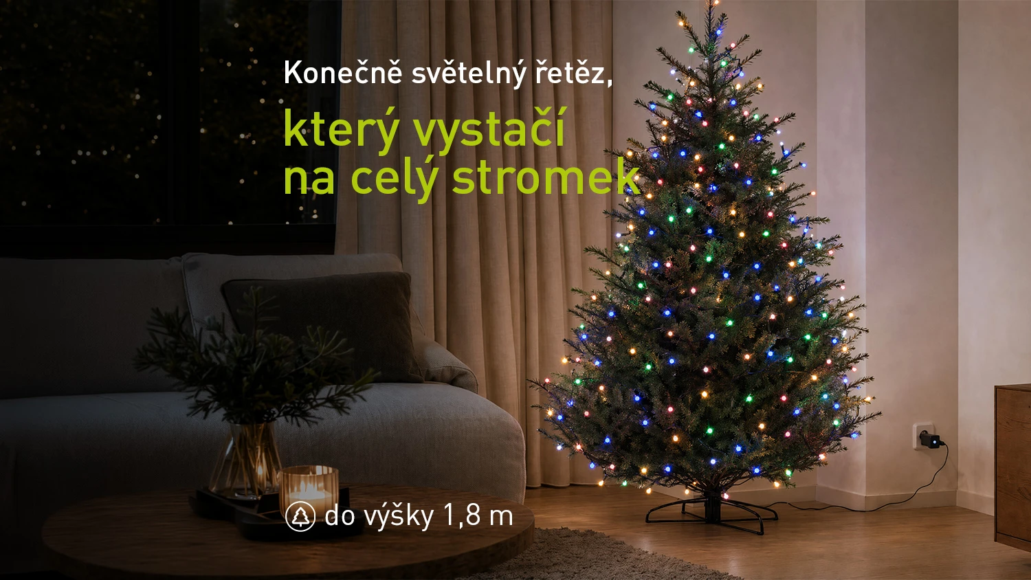 Světelný řetěz RETLUX na vánočním stromečku v obývacím pokoji