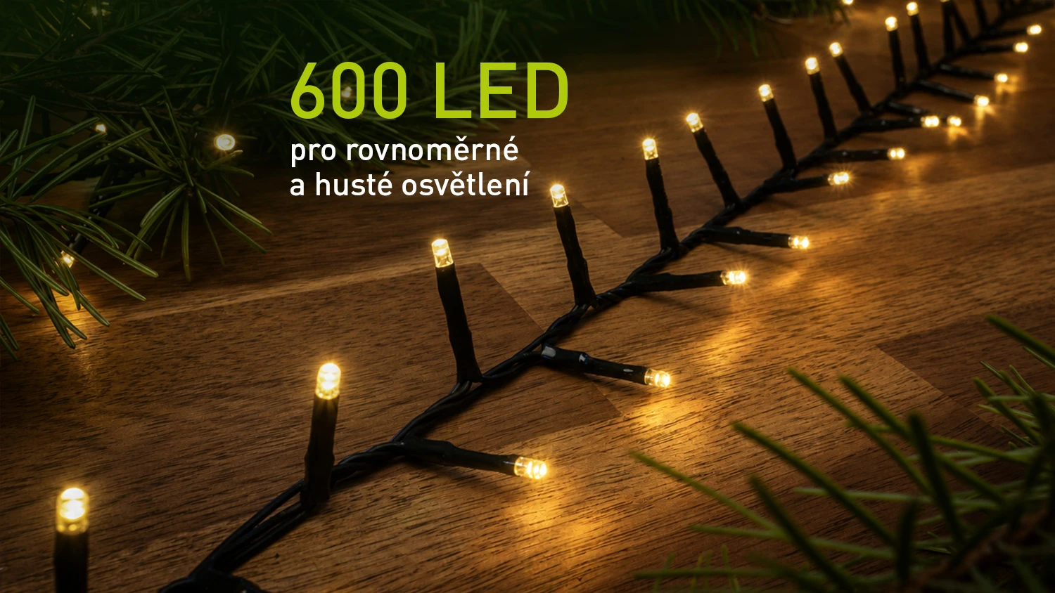 Světeln&yacute; řetěz s hustě rozm&iacute;stěn&yacute;mi LED