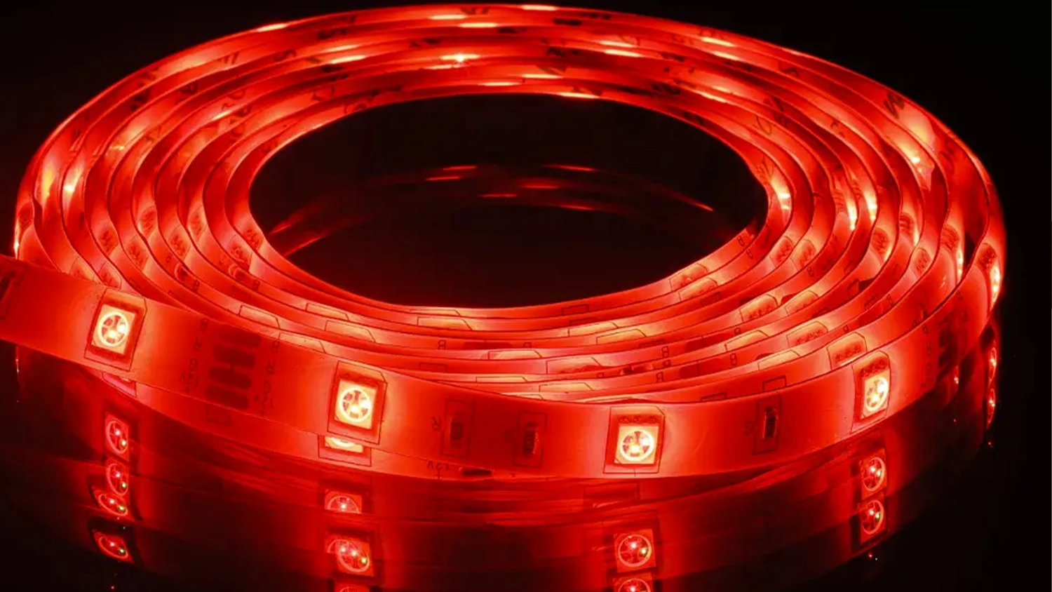 LED p&aacute;sek RETLUX RLS 105 3 m sv&iacute;t&iacute;c&iacute; červeně