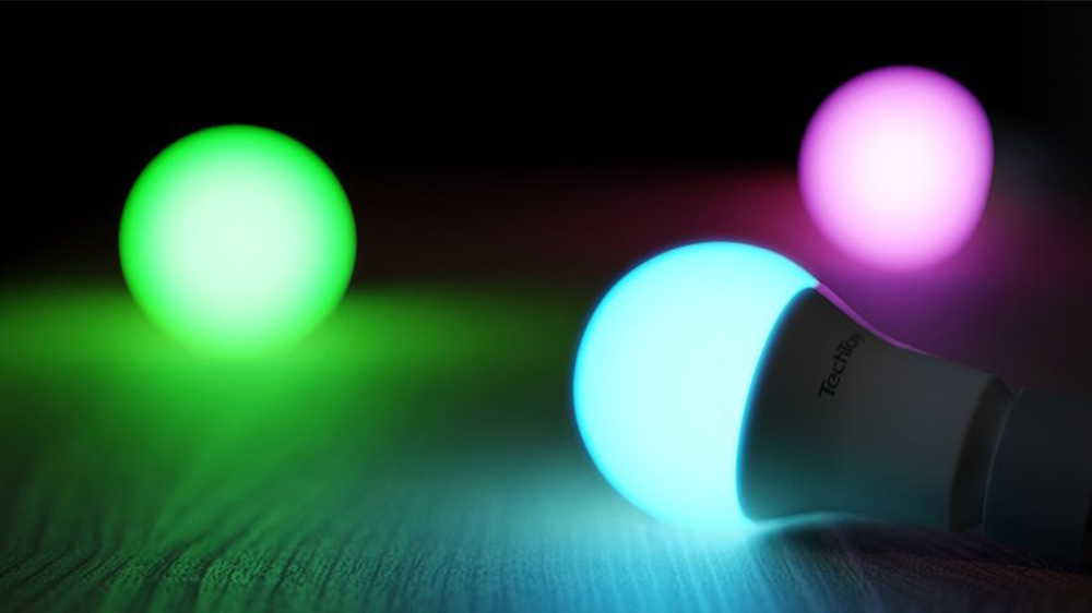 Barevná žárovka TESLA Smart Bulb RGB 11 W