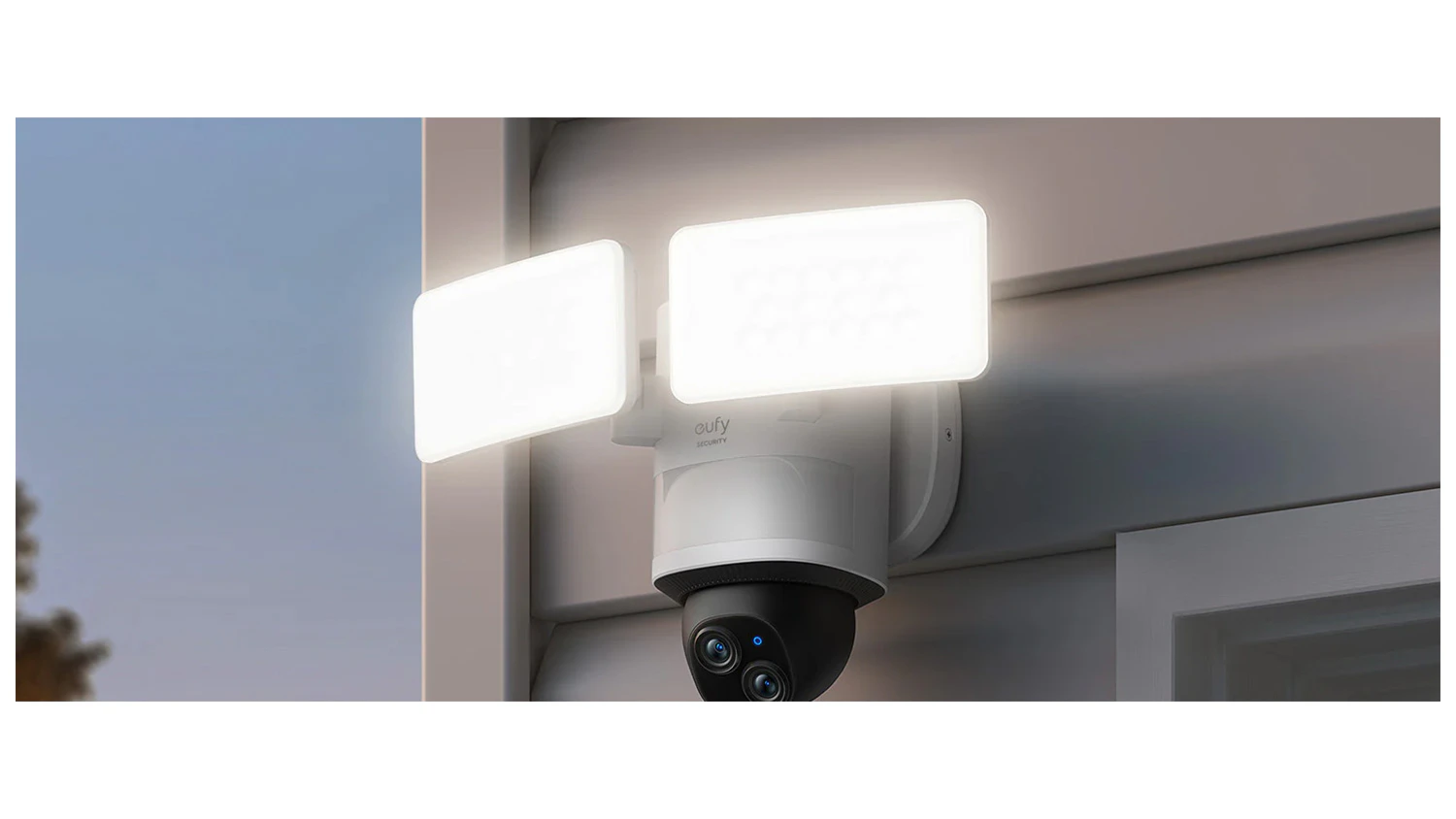 Kamera Anker eufy E340 s dvojic&iacute; světeln&yacute;ch panelů