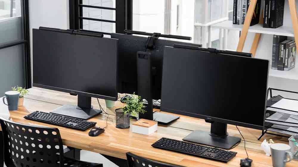 ScreenBar WiT Light Bar na monitoroch_02