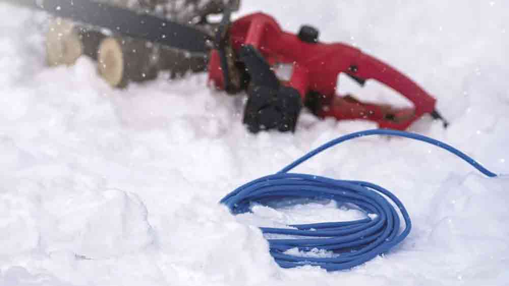 Kabel EMOS P01420W ve sněhu_02