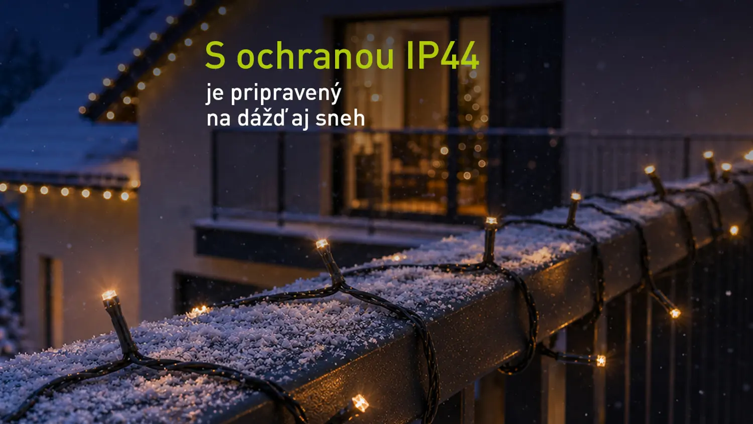 Vodoodoln&aacute; vianočn&aacute; sveteln&aacute; reťaz na z&aacute;bradl&iacute; balk&oacute;na rodinn&eacute;ho domu