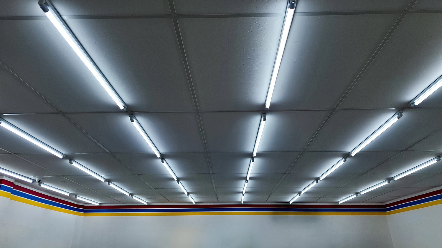 LED trubica RETLUX RLT 204 120 cm 18 W cool white