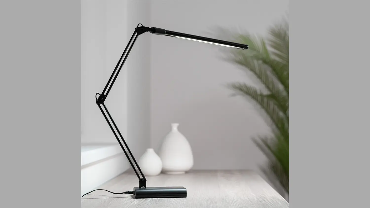 Lampa na pracovn&iacute; stůl RETLUX RTL 208 ROSIE v interi&eacute;ru