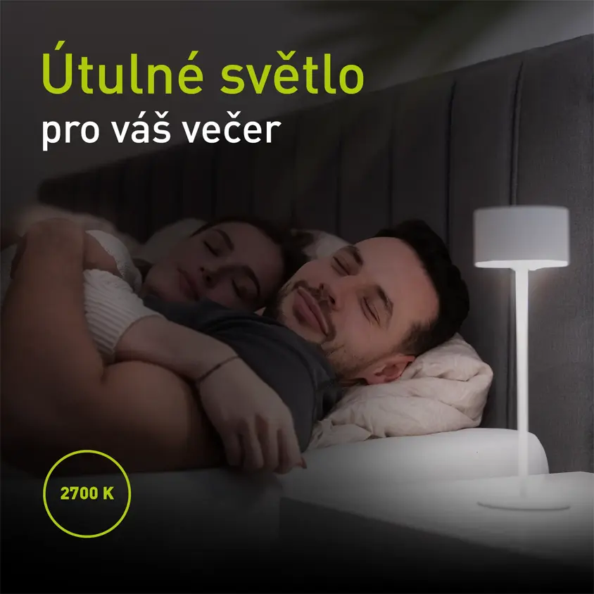 Muž a žena u LED lampy