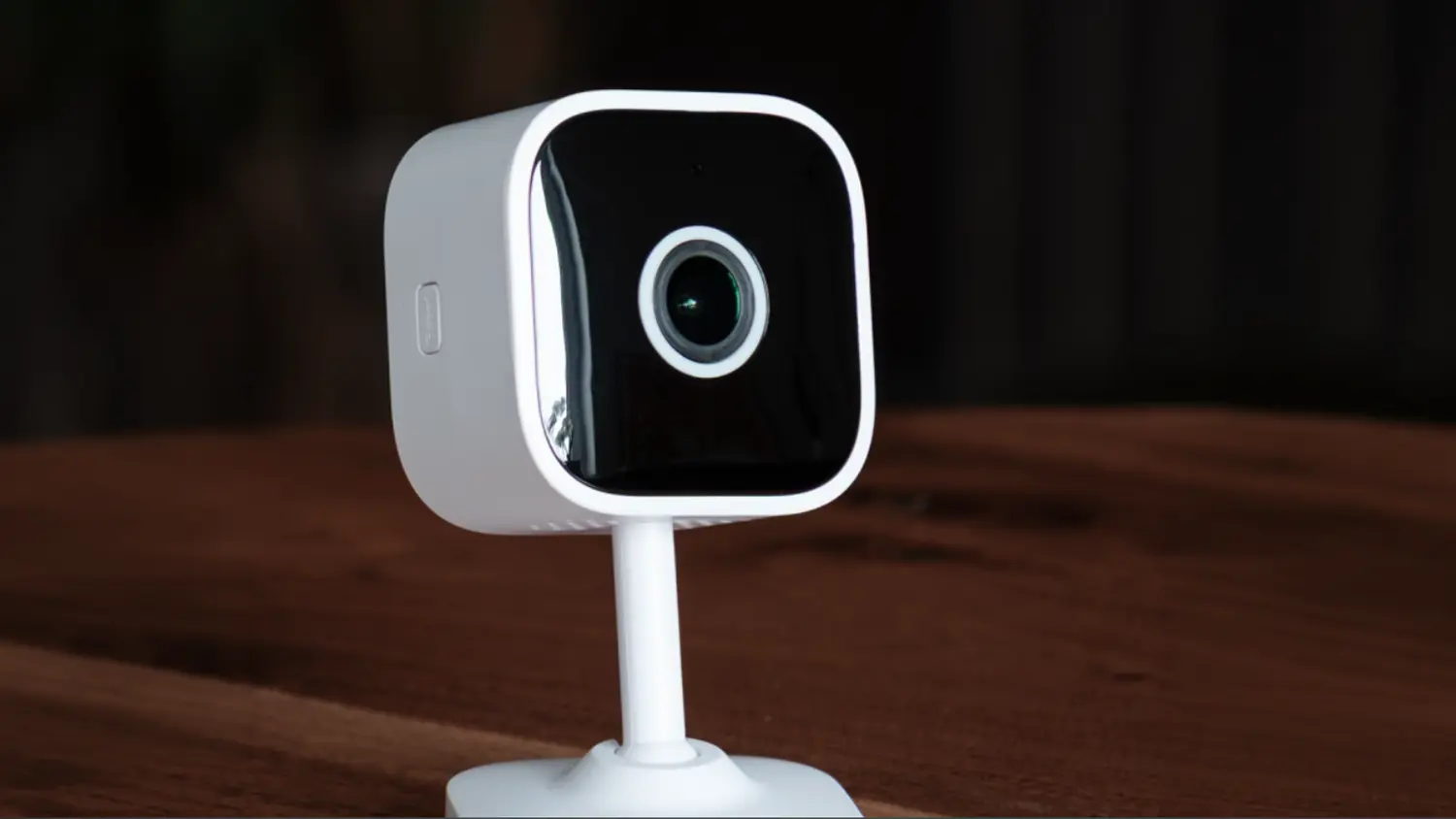 Detail na kameru RETLUX RSH 503 Scope v interi&eacute;ru na stole