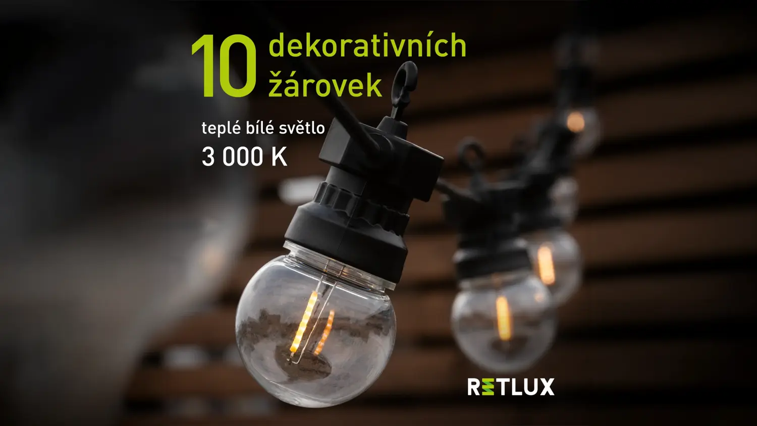 Sol&aacute;rn&iacute; p&aacute;rty řetěz Retlux RGL 123 zavě&scaron;en&yacute; venku