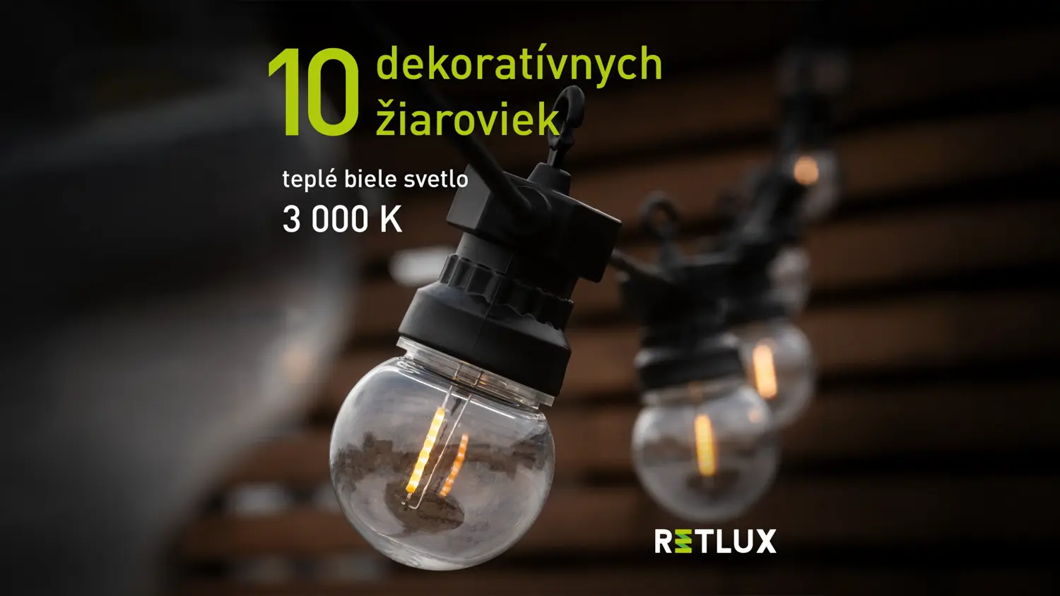 Solárna párty reťaz Retlux RGL 123 zavesená vonku
