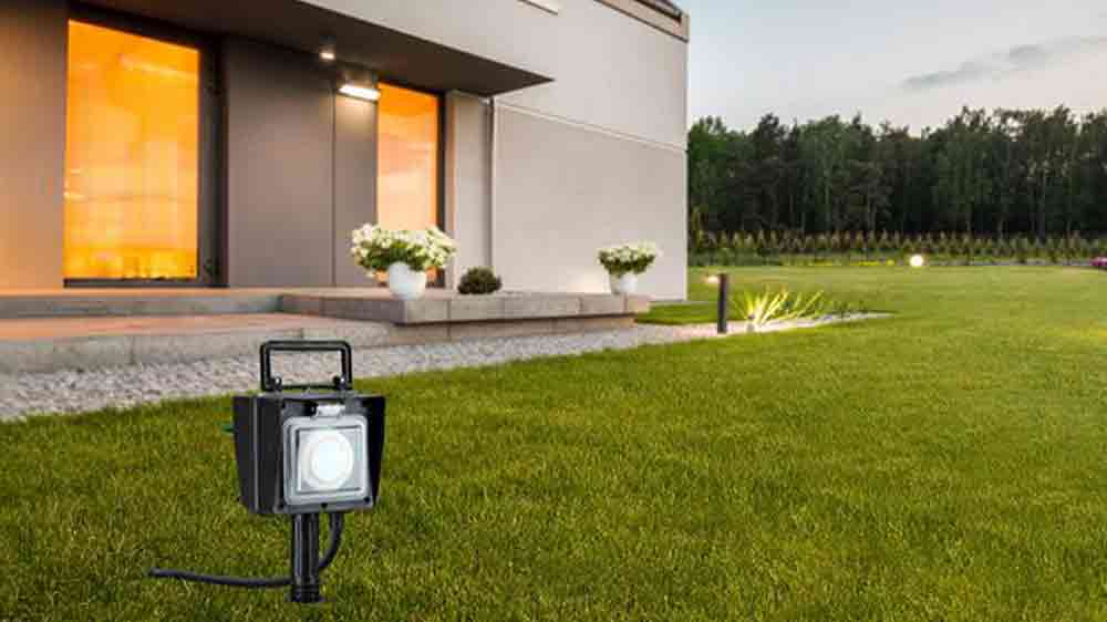 Sloupek na zahradě_02