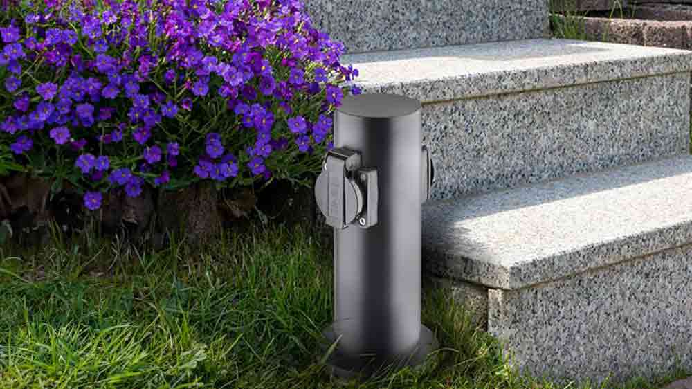 Sloupek Solight u schodiště_02