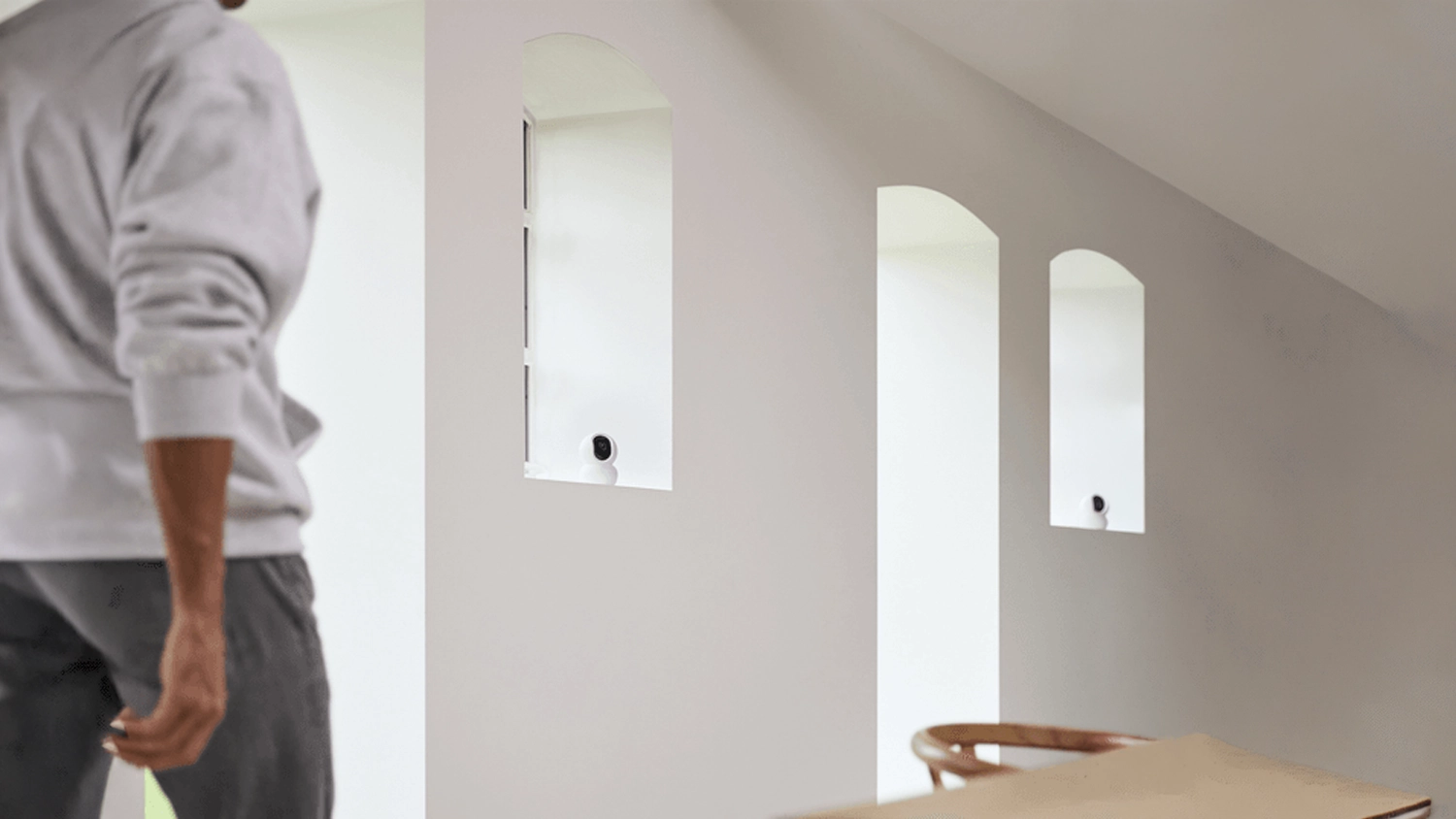 IP kamera Trust IPCAM-2800 Smart PT, bílá v interiéru