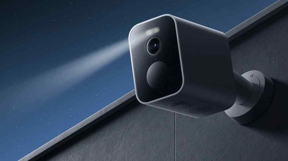 Vonkajšia kamera Xiaomi BW500 pripevnená na stene v noci_03