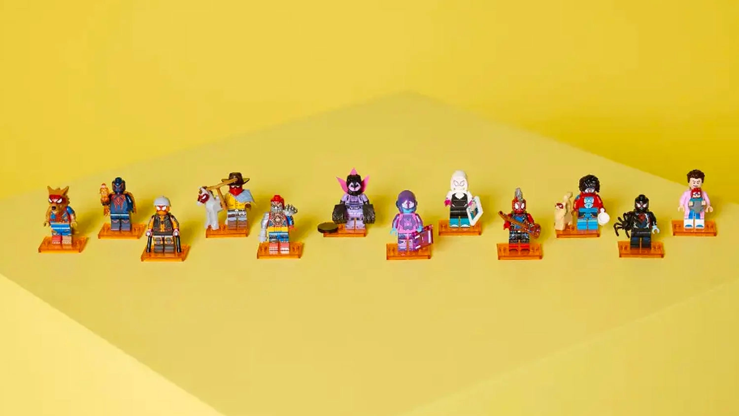12 figurek Spider-Man: Např&iacute;č paraleln&iacute;mi světy