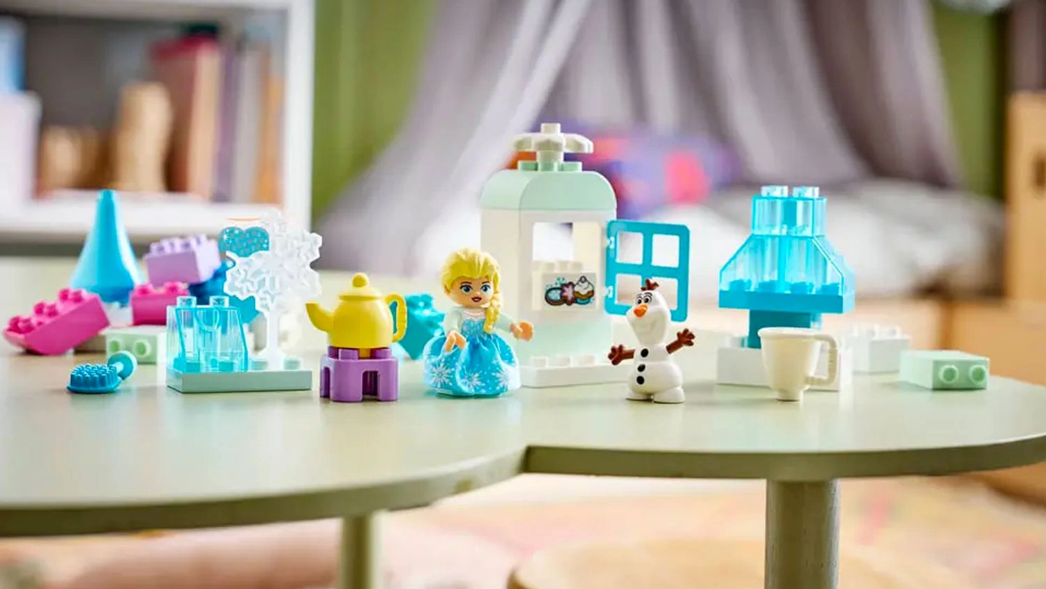 Postaven&eacute; kostky LEGO&reg; DUPLO&reg; 10462 Disney Ledov&eacute; kr&aacute;lovstv&iacute;: Kreativn&iacute; krabička s Elsou a Olafem