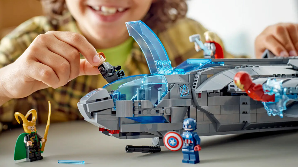 Stavebnice LEGO Stíhačka Avengers Quinjet 76248