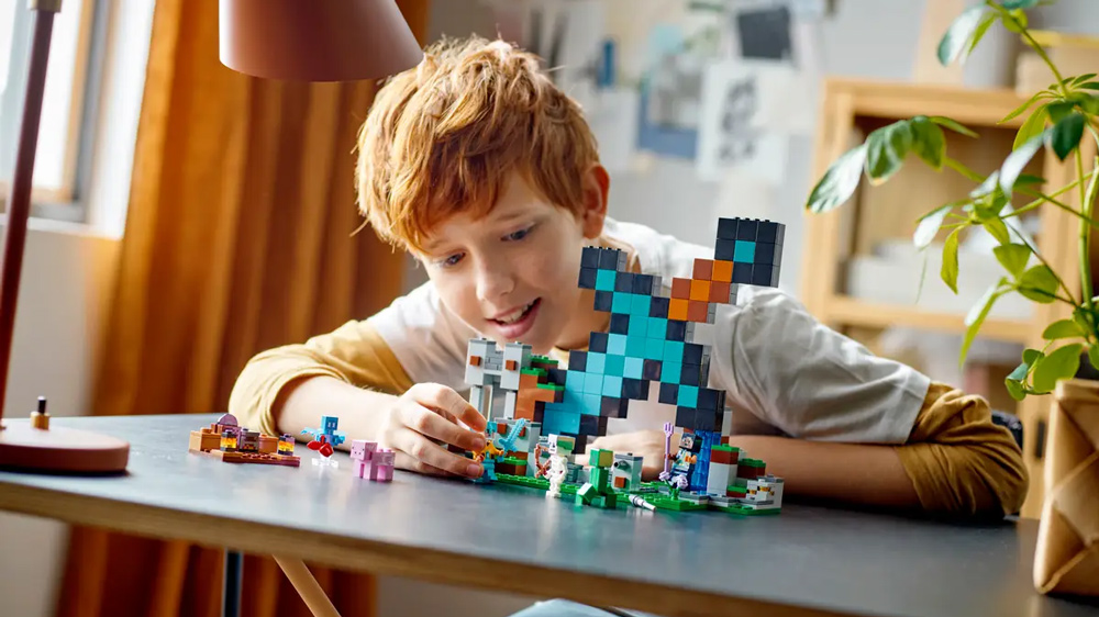 Stavebnice Lego Minecraft Rytířská základna 21244