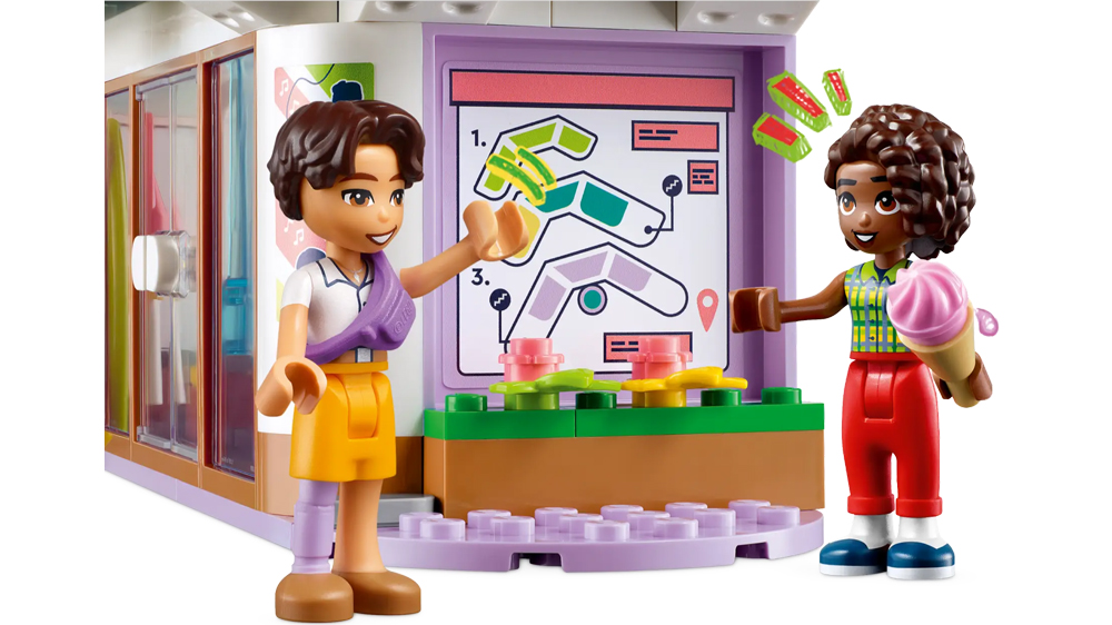 Figurky ze stavebnice LEGO® Friends Obchodní centrum v městečku Heartlake 42604 EW_02