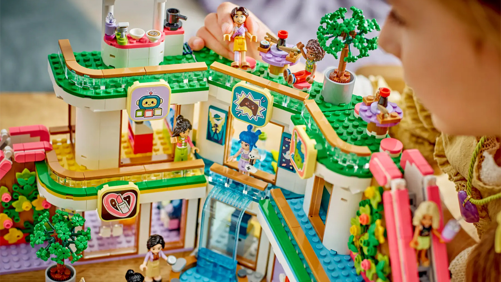 Detail stavebnice LEGO® Friends Obchodní centrum v městečku Heartlake 42604 EW_04