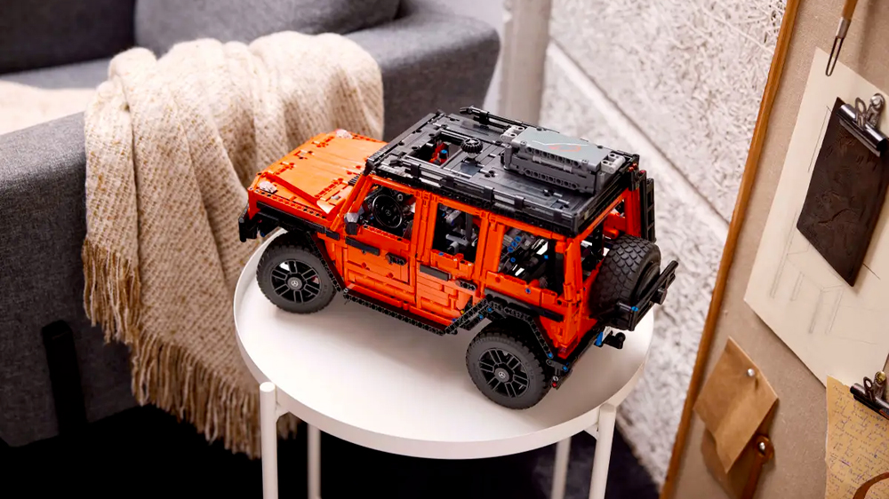 LEGO® Technic 42177 Mercedes-Benz G 500 PROFESSIONAL Line na výstavce_04