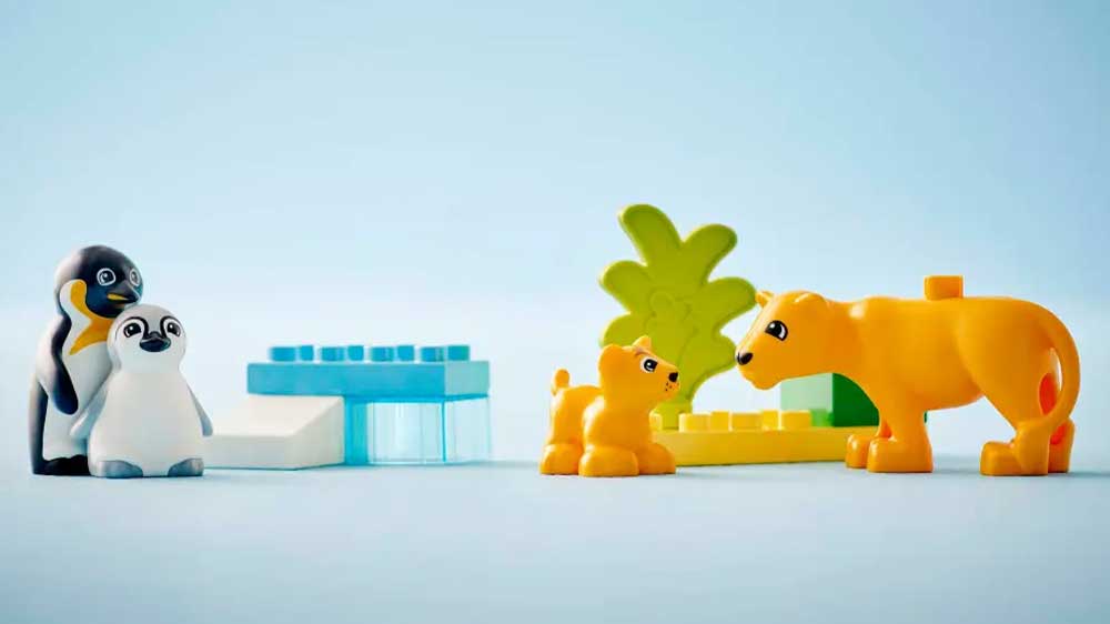 Stavebnice LEGO® DUPLO® 10442 Rodinky divokých zvířat: Tučňáci a lvi figurky_02