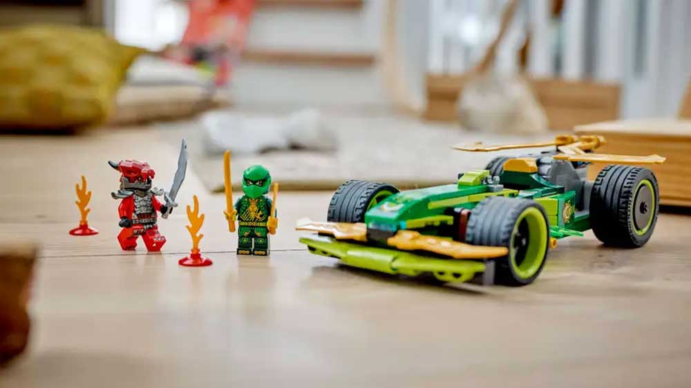 Minifigurky ve stavebnici LEGO® NINJAGO® 71828 Lloydovo závodní auto s natahovacím motorem_03