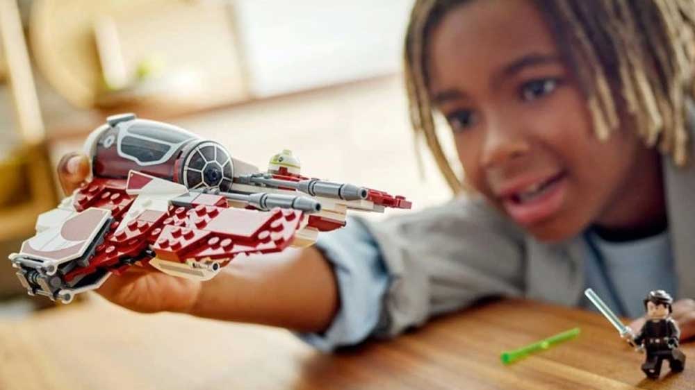 LEGO® Ahsoka a jediská stíhačka Interceptor s dítětem_03