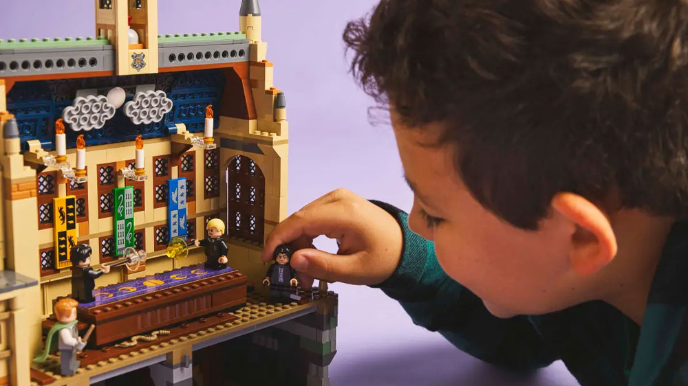 Stavebnice LEGO® Harry Potter™ 76441 Bradavický hrad: Soubojnický klub jako modulární stavebnice, která zapadá do kouzelnické školy_04