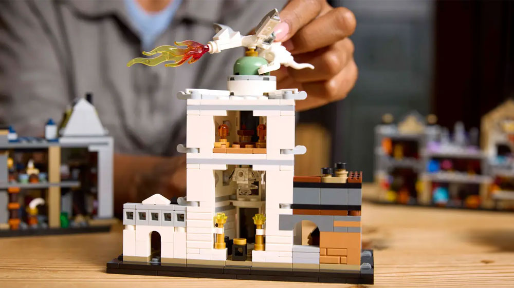 Gringotovic kouzelnická banka ze stavebnice LEGO® Harry Potter™ 76444 Kouzelnické obchody v Příčné ulici vystavená na polici_04