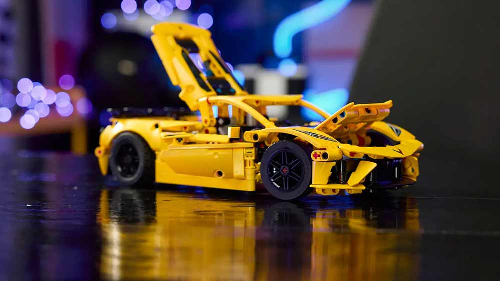 LEGO&reg; Technic 42205 Chevrolet Corvette Stingray_03