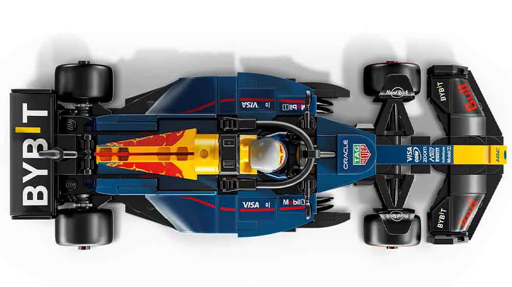 Stavebnice LEGO® Speed Champions 77243 Závodní auto Oracle Red Bull Racing RB20 F1® – pohled na model shora_03