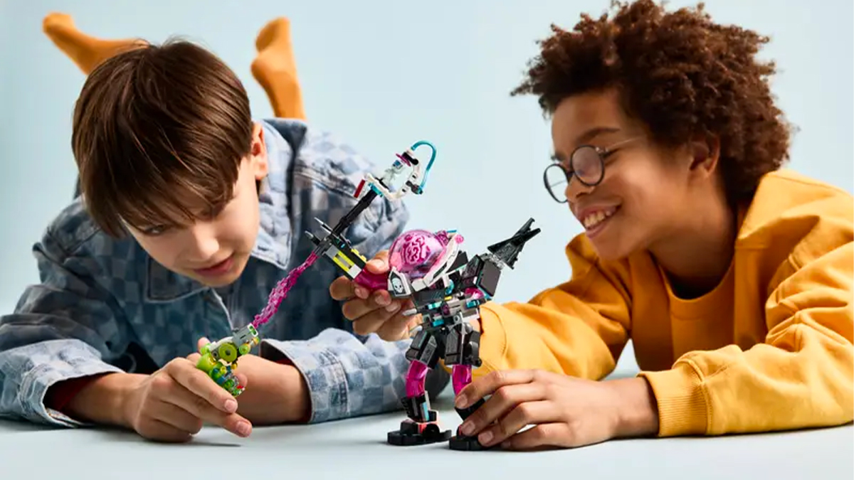 Dva kluci se stavebnicí LEGO® DREAMZzz™ 71495 Mateo vs. Kybermozkový robot_03