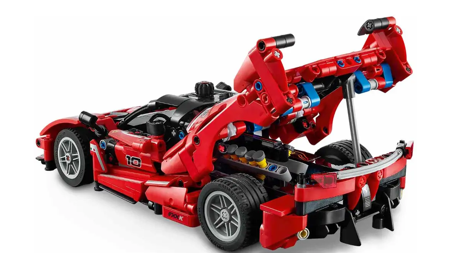 Detailn&yacute; pohľad na otvoren&yacute; kryt motora pri modeli Ferrari FXX K zo stavebnice LEGO&reg; Technic 42212_03