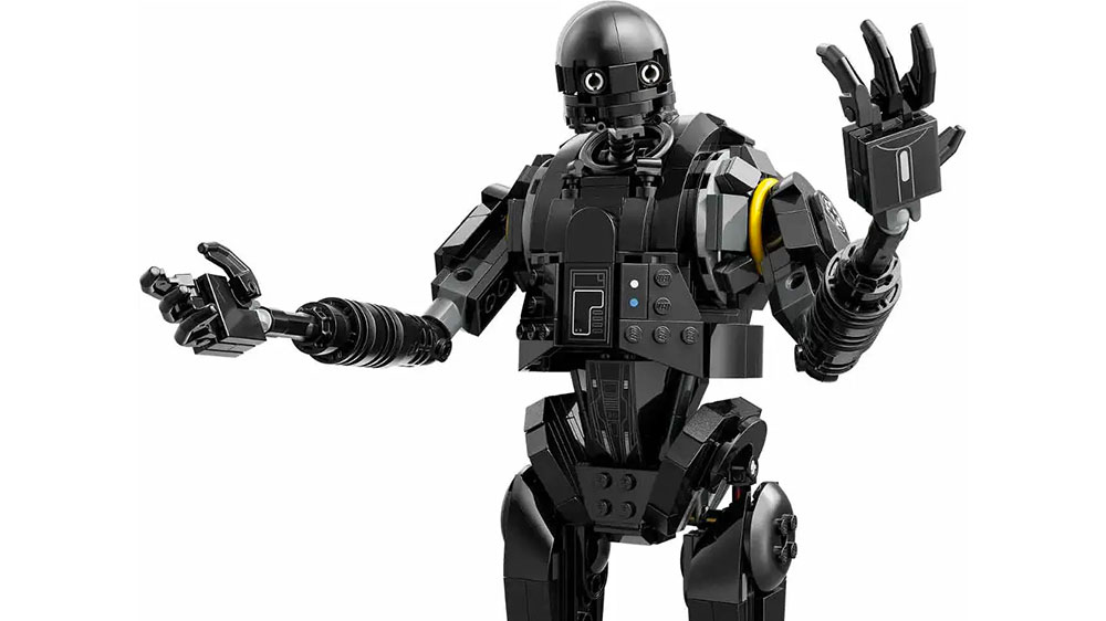 Model bezpečnostn&iacute;ho droida K-2SO&trade; se zvednut&yacute;mi pažemi_03