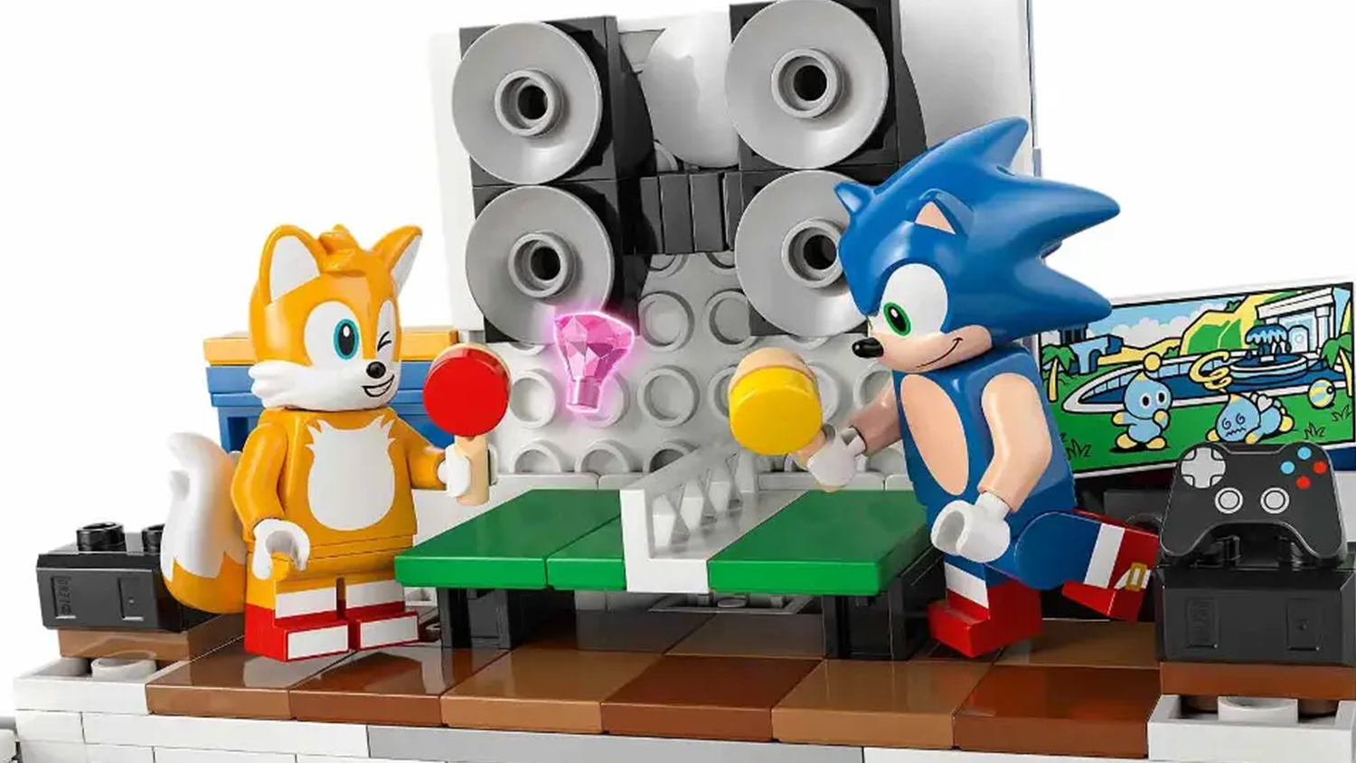 Minifigurky při hře v ob&yacute;vac&iacute;m prostoru velitelsk&eacute;ho vozidla ze stavebnice LEGO&reg; Sonic the Hedgehog&trade; 77006_03