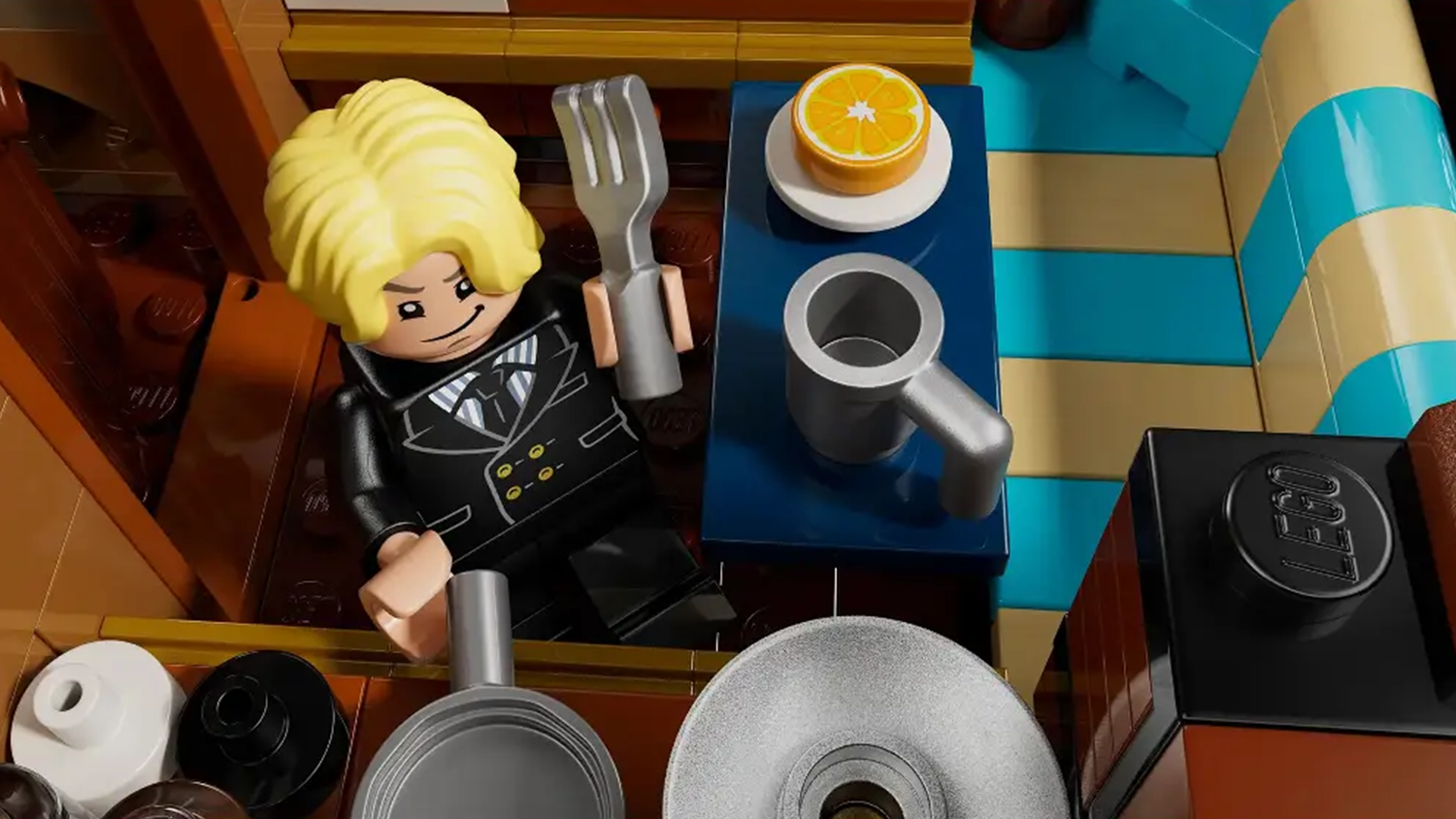 Minifigurka Sanjiho v kuchyni s nádobím v pirátské lodi ze stavebnice LEGO® ONE PIECE 75639_03