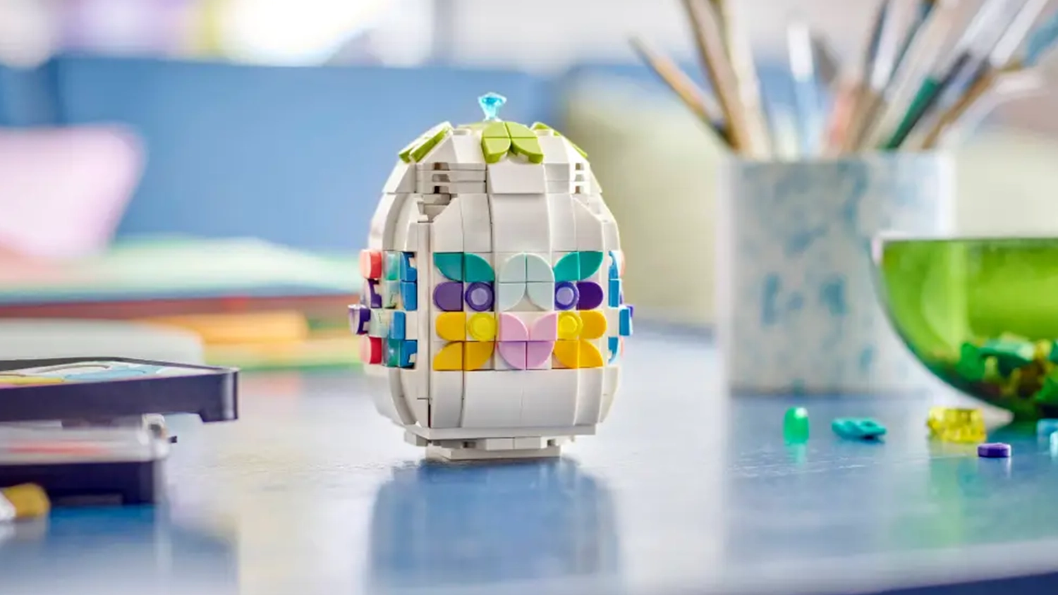 Stavebnice LEGO&reg; 40816 Dekorativn&iacute; velikonočn&iacute; vaj&iacute;čko na stole