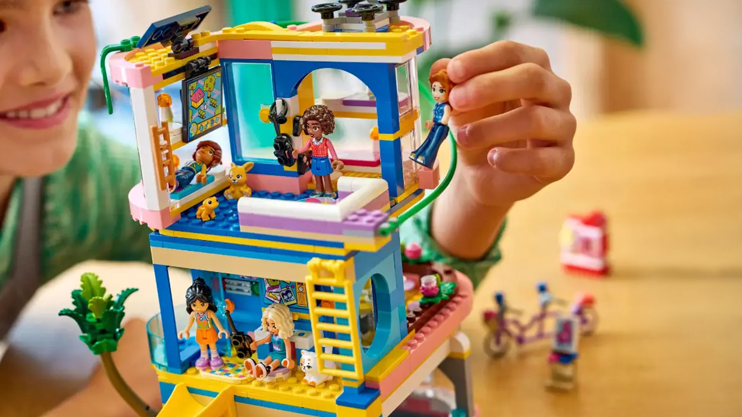 Dieťa sa hrá so stavebnicou LEGO® Friends 42689