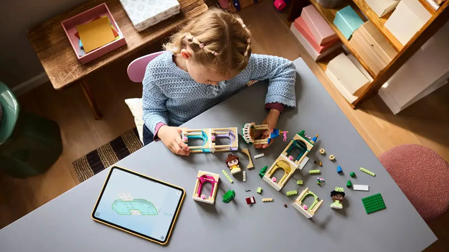 Skladanie stavebnice podľa aplikácie LEGO® Builder