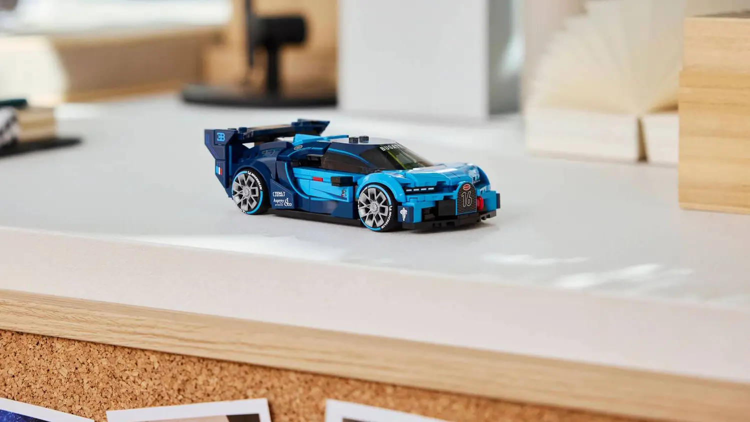 Stavebnice LEGO&reg; Speed Champions 77253 Hypersportovn&iacute; auto Bugatti Vision GT v interi&eacute;ru