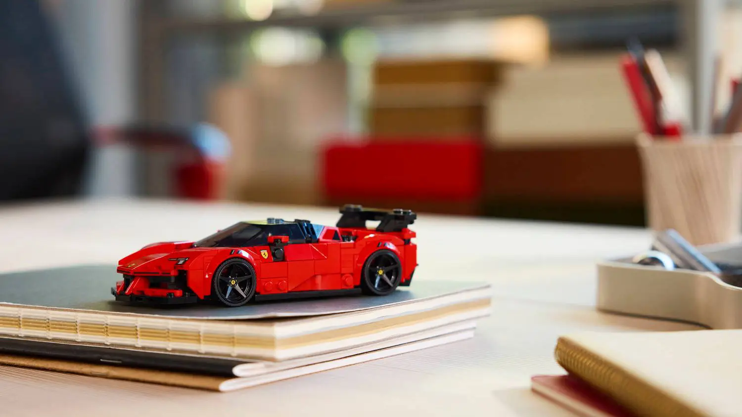 Stavebnice LEGO&reg; Speed Champions 77254 Sportovn&iacute; auto Ferrari SF90 XX Stradale v interi&eacute;ru