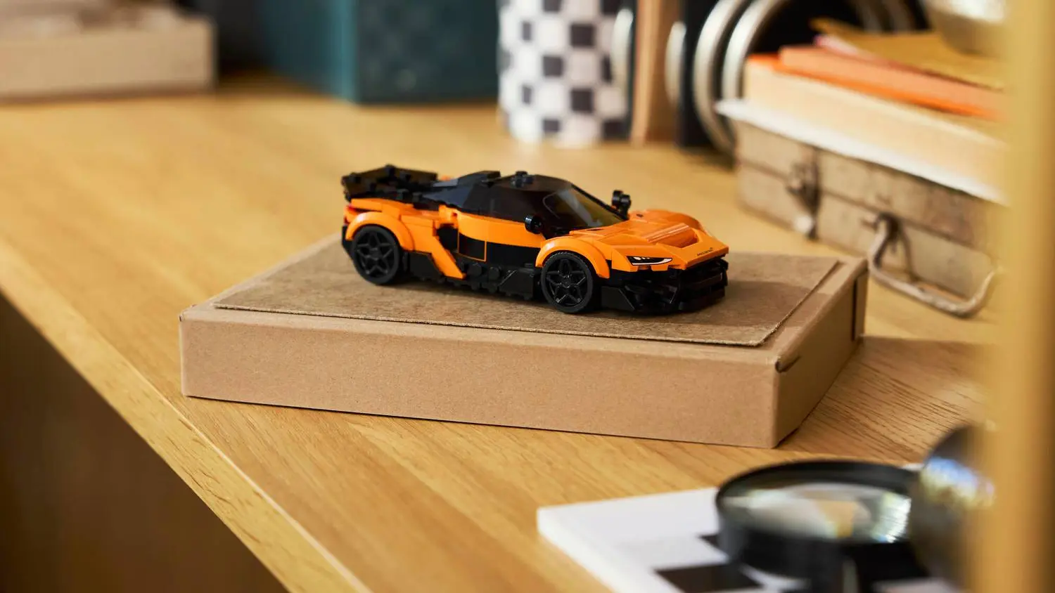 Stavebnice LEGO® Speed Champions 77257 McLaren W1 v interiéru
