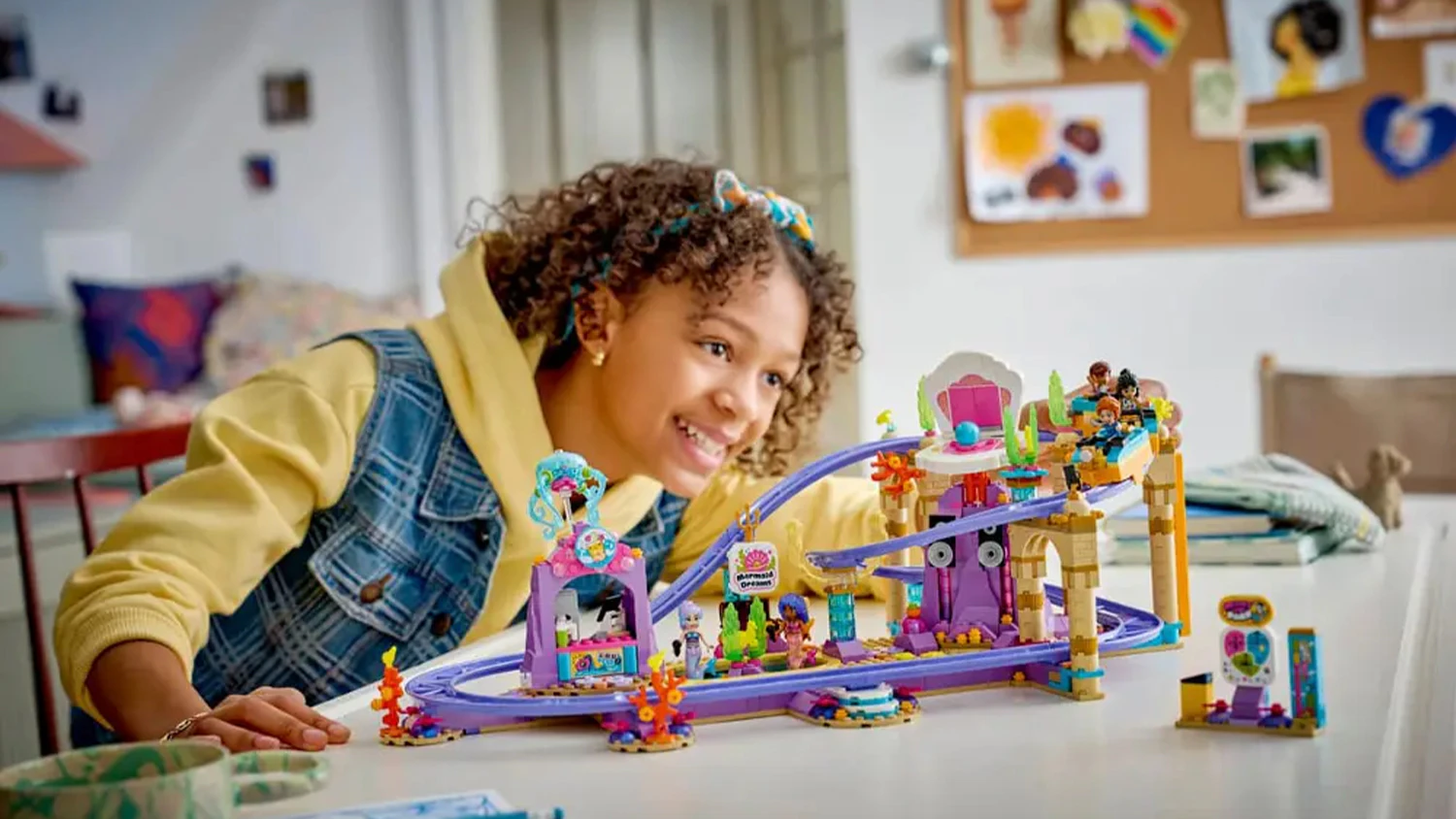 D&iacute;tě si hraje se stavebnic&iacute; LEGO&reg; Friends 42703