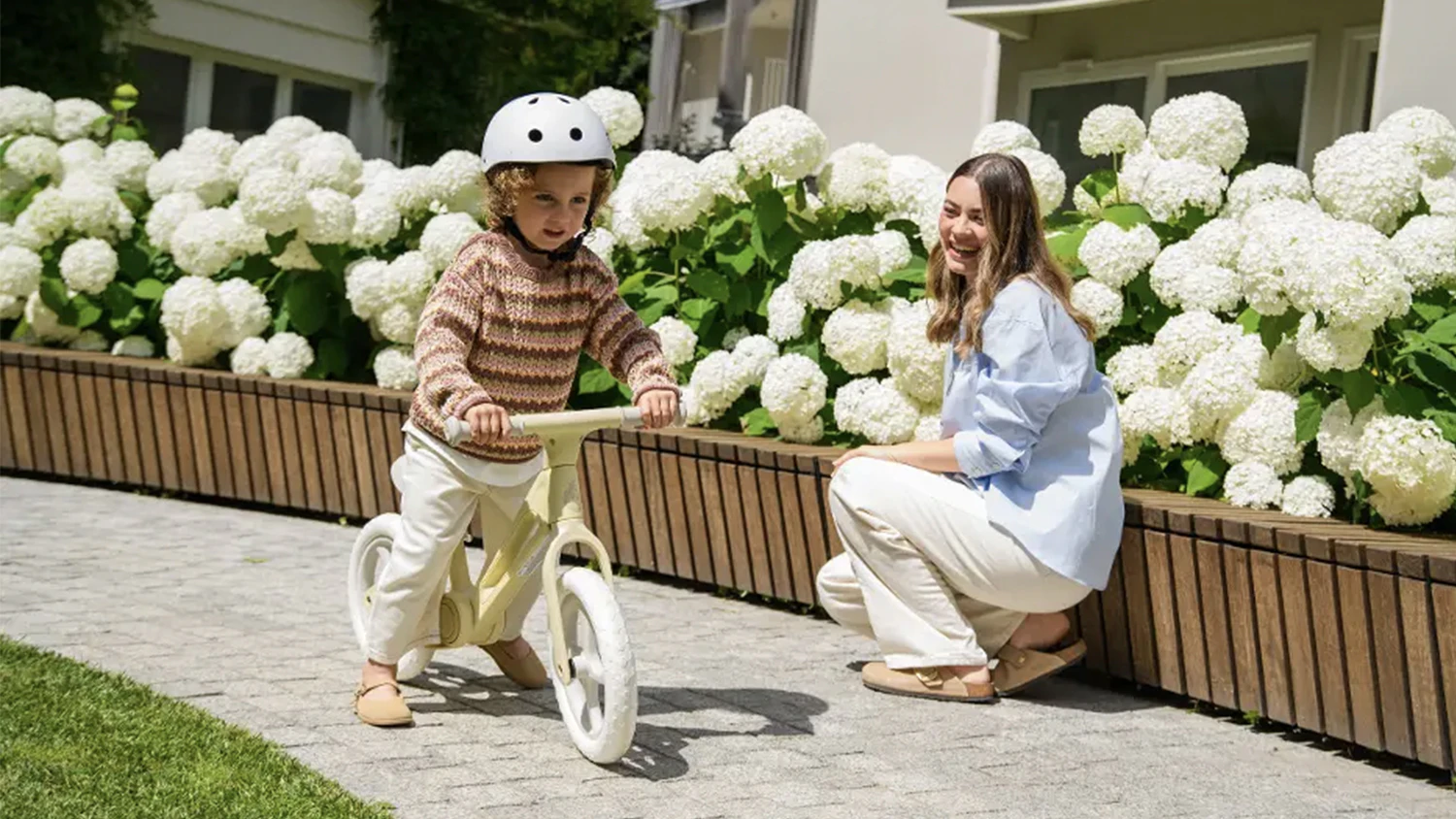 Dětsk&aacute; cyklistick&aacute; přilba MoMi MIMI zelen&aacute;