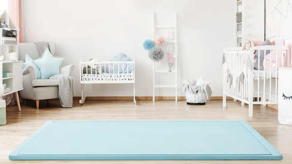 Koberec tyrkysový MOMOMI 200 × 300 cm v dětském pokojíčku_03